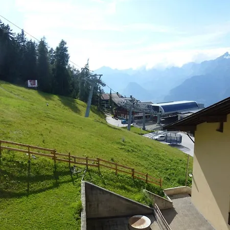 In By Slopes & Gondola Apartman *