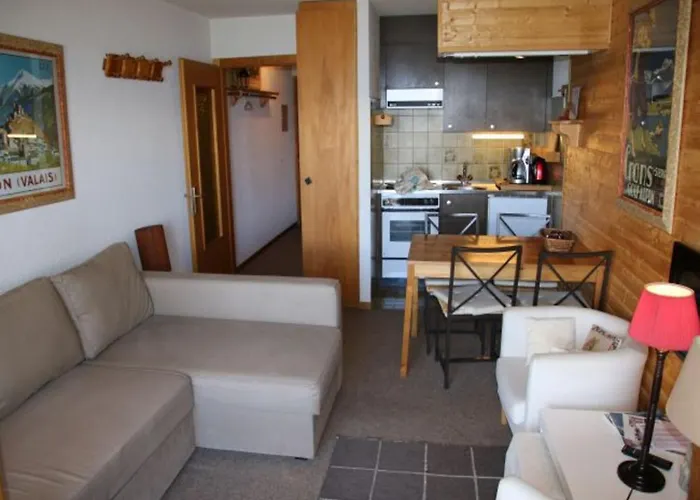 In By Slopes & Gondola *